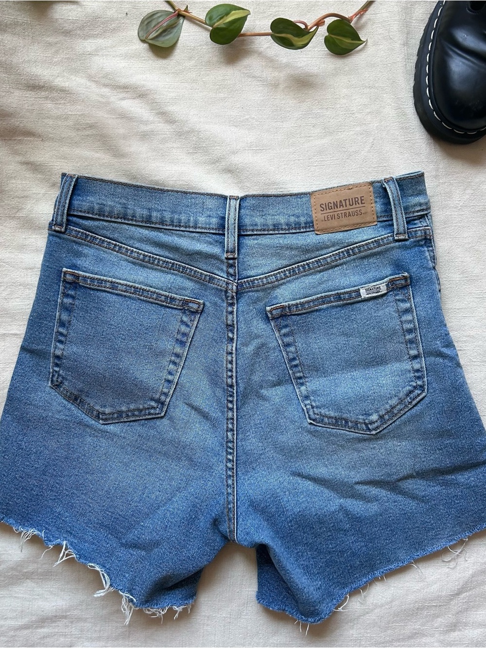 Signature by Levi Strauss Medium Blue Denim High-Rise Shorts